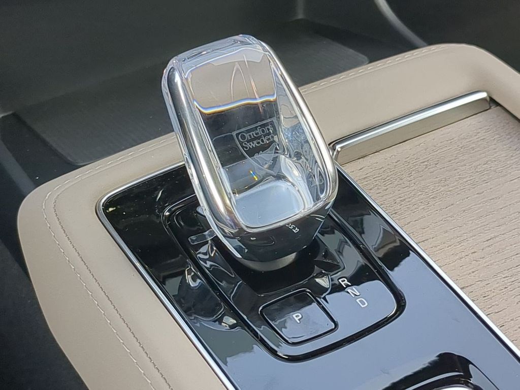 Thumbnail: 2026 Volvo XC90 - 15