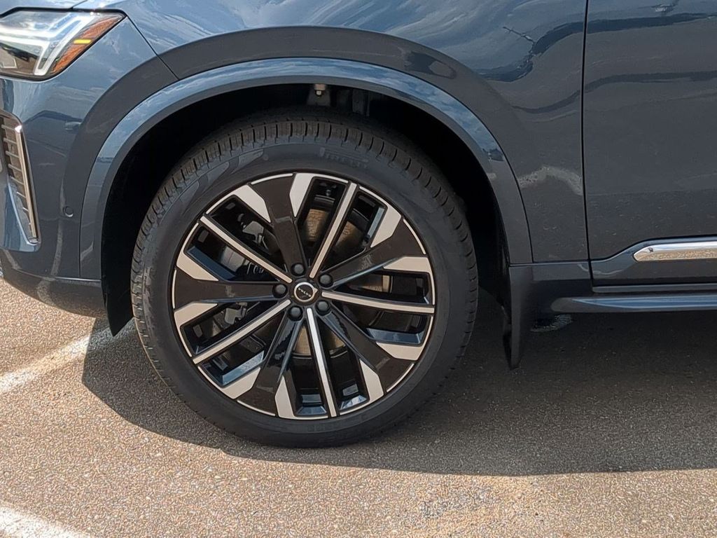 Thumbnail: 2026 Volvo XC90 - 8