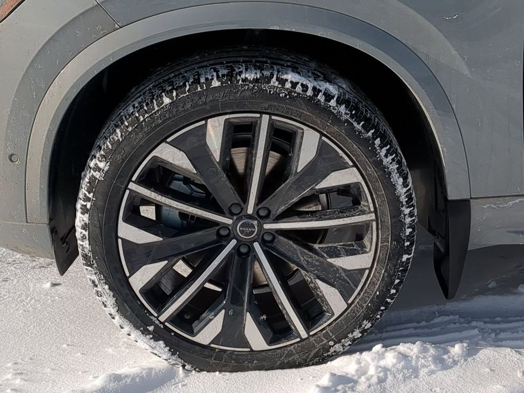 Thumbnail: 2026 Volvo XC90 - 8