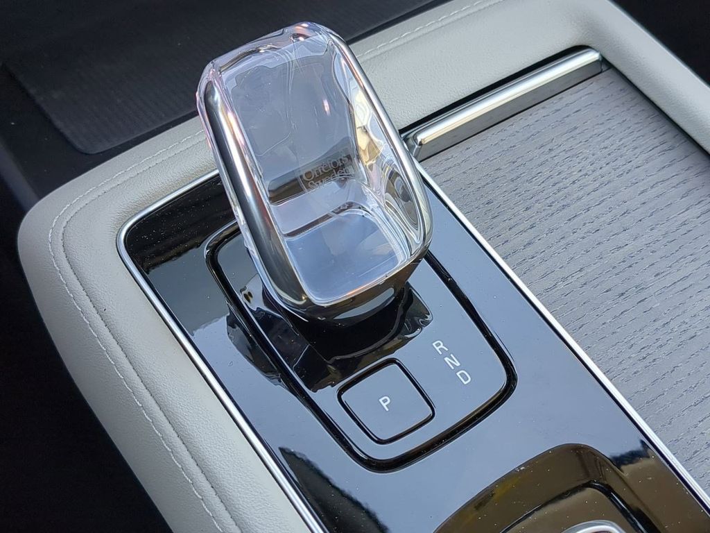 Thumbnail: 2026 Volvo XC90 - 15