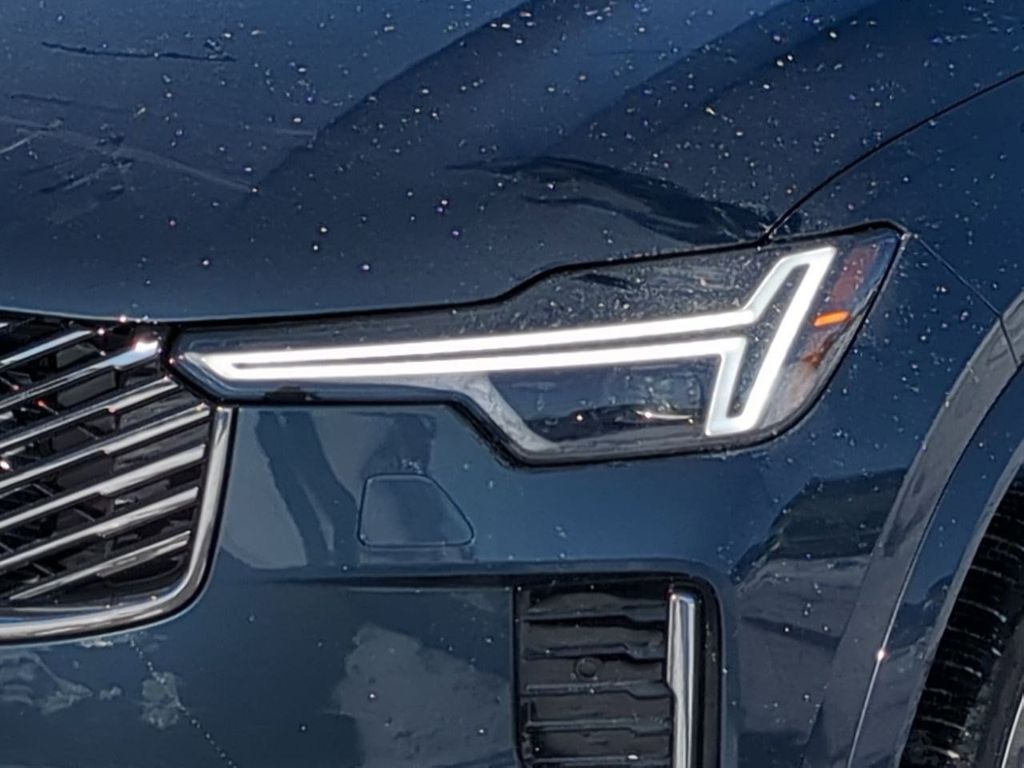 Thumbnail: 2026 Volvo XC90 - 22