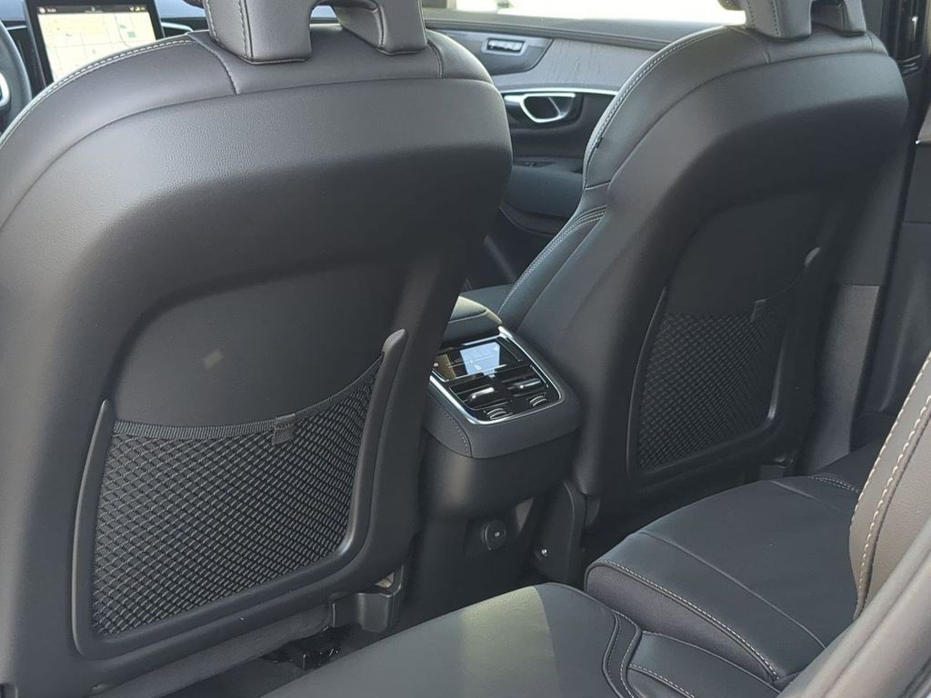 Thumbnail: 2026 Volvo XC90 - 25