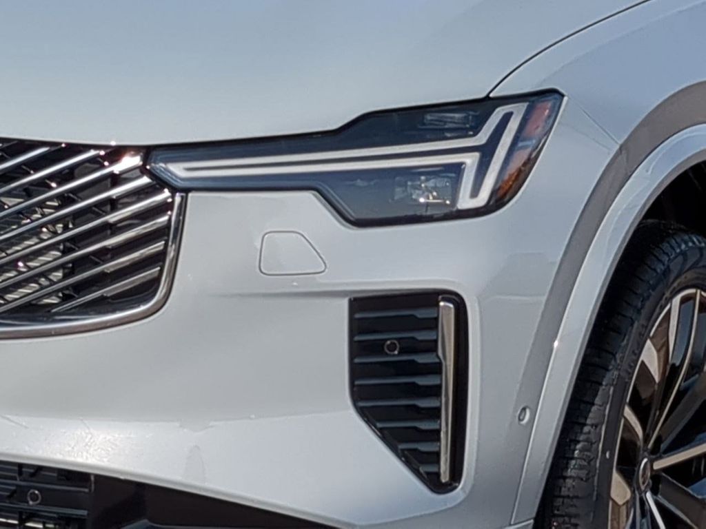 Thumbnail: 2026 Volvo XC90 - 22