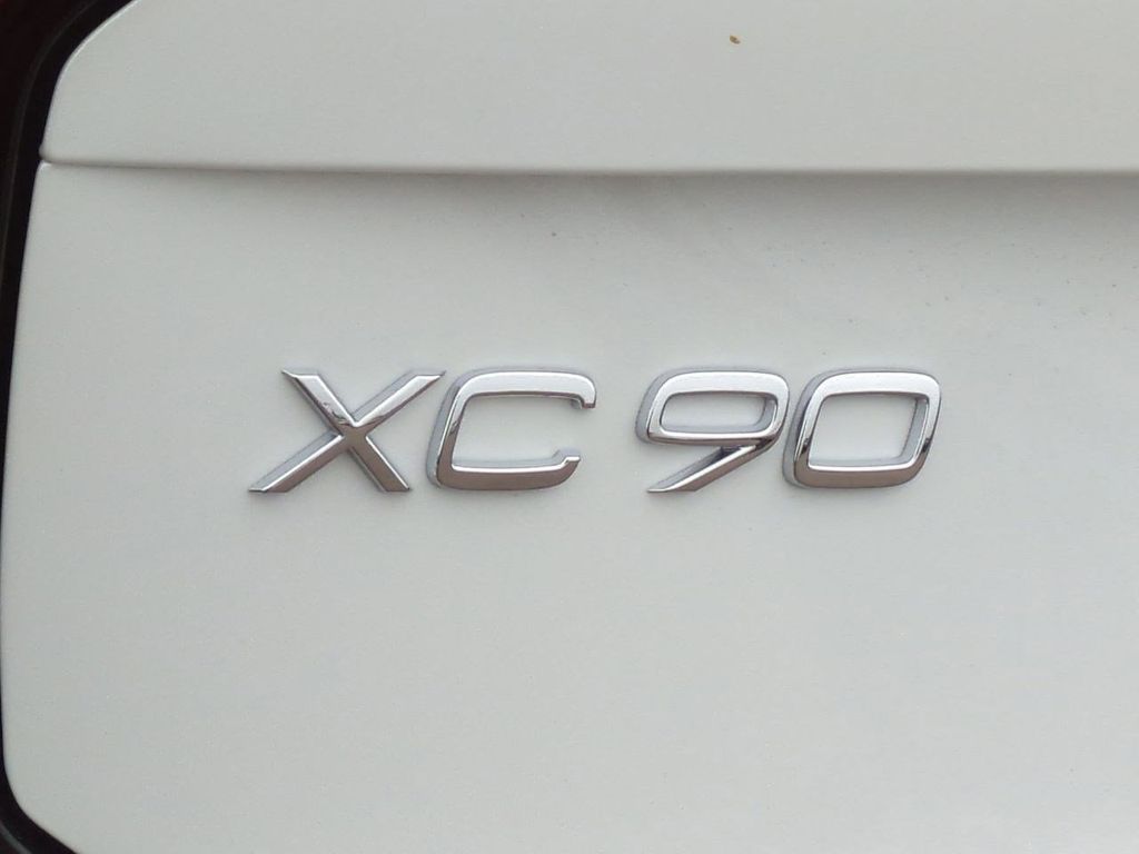 Thumbnail: 2026 Volvo XC90 - 22