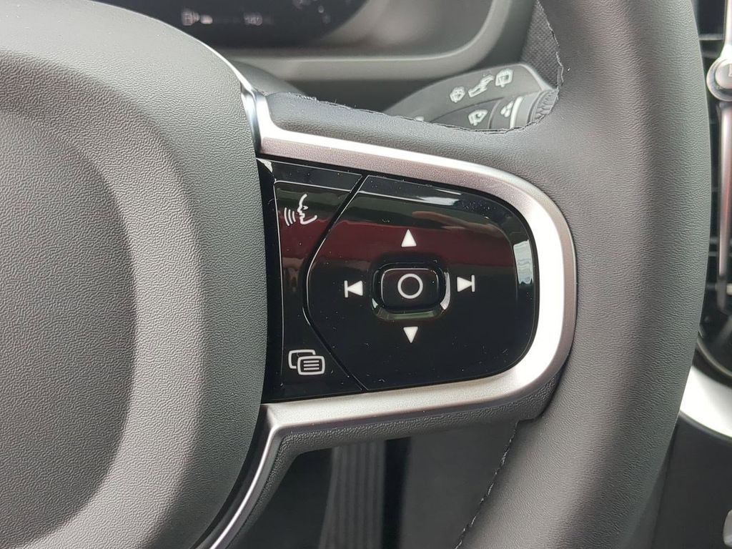 Thumbnail: 2026 Volvo XC90 - 28