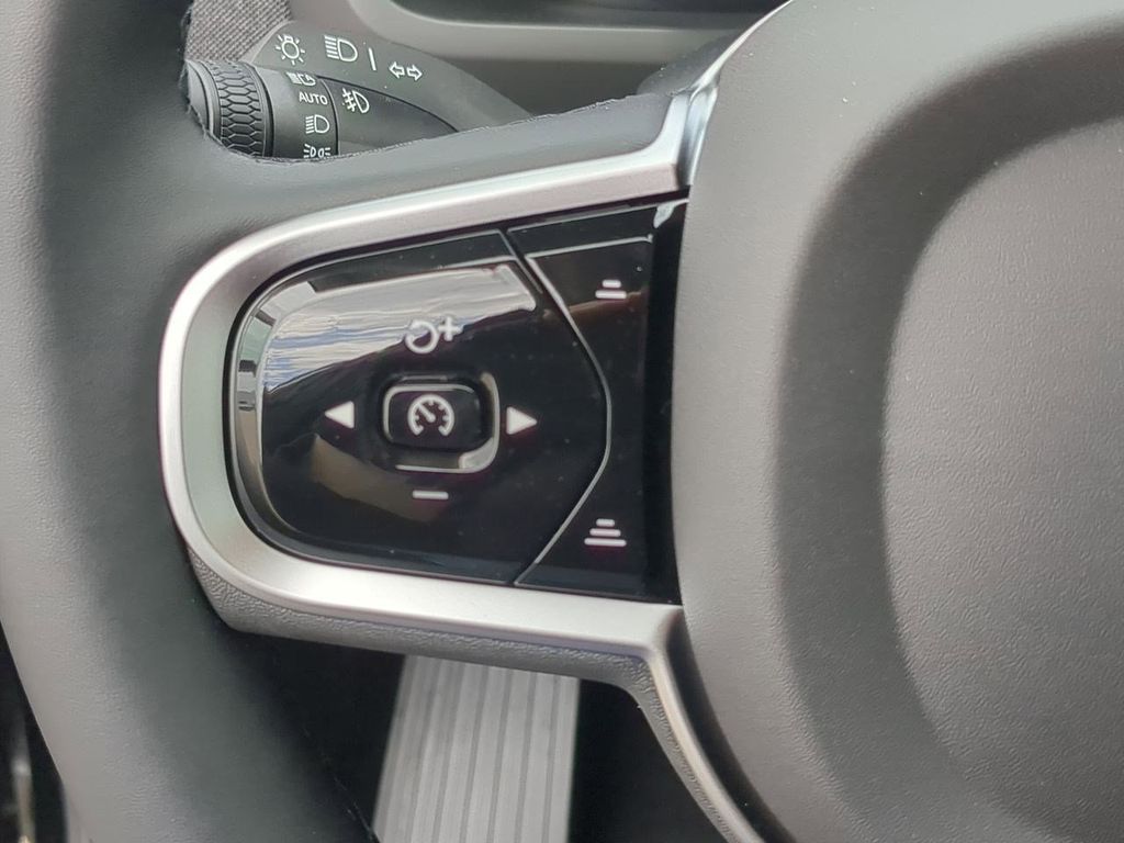 Thumbnail: 2026 Volvo XC90 - 27