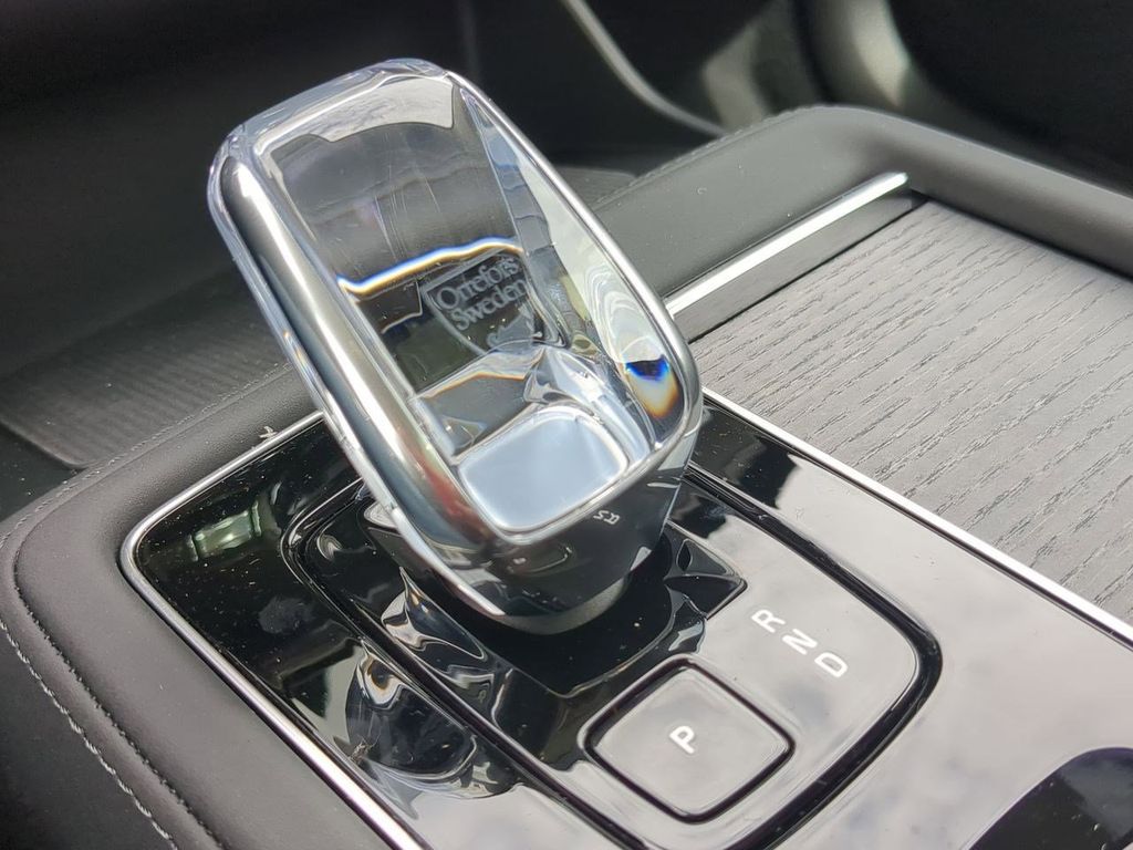 Thumbnail: 2026 Volvo XC90 - 32