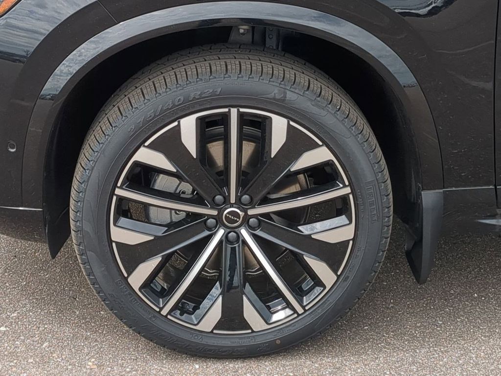 Thumbnail: 2026 Volvo XC90 - 8