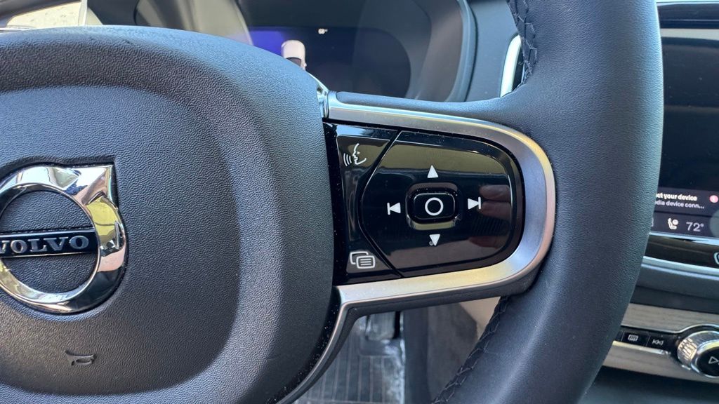 Thumbnail: 2025 Volvo XC90 - 27