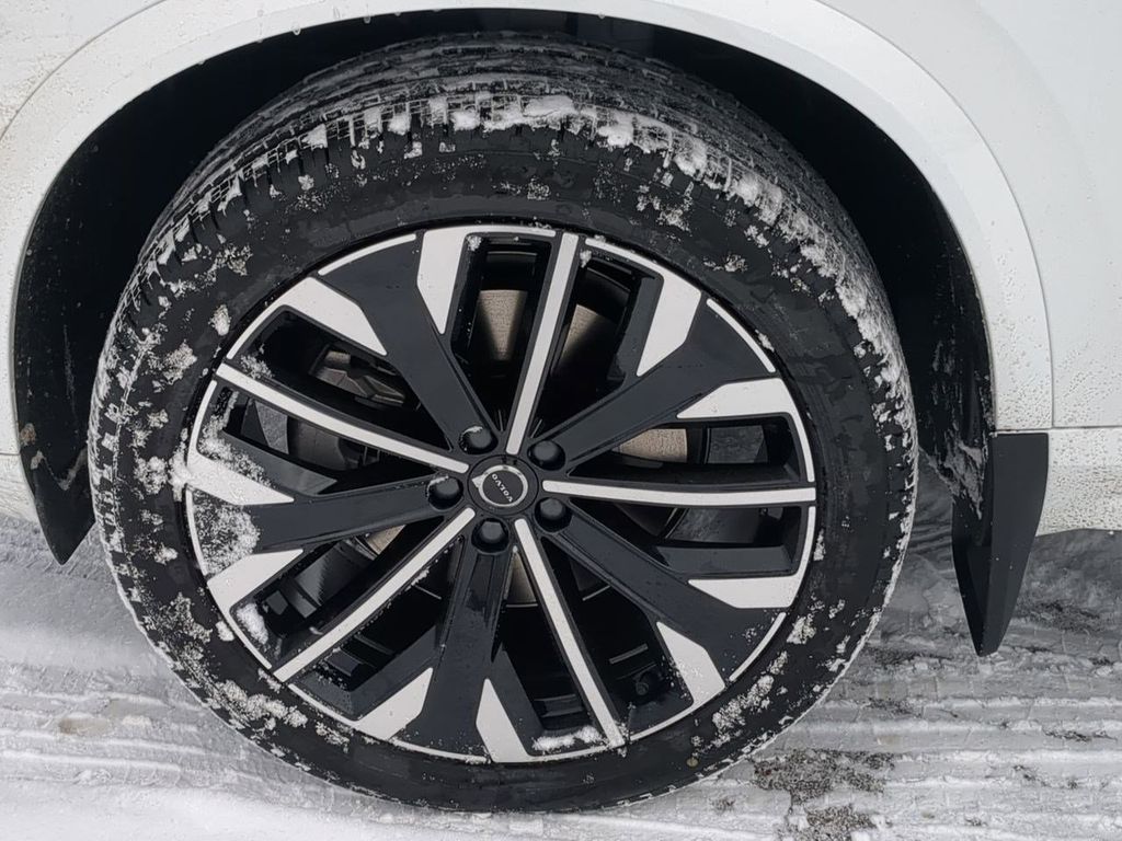 Thumbnail: 2026 Volvo XC90 - 8