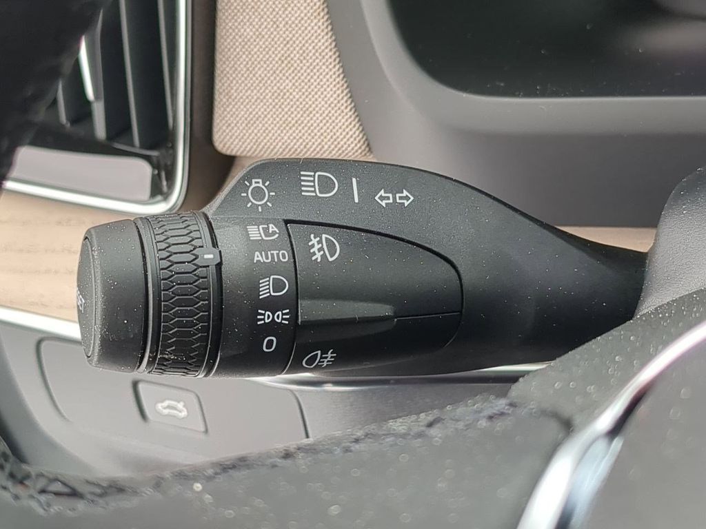 Thumbnail: 2026 Volvo XC90 - 30