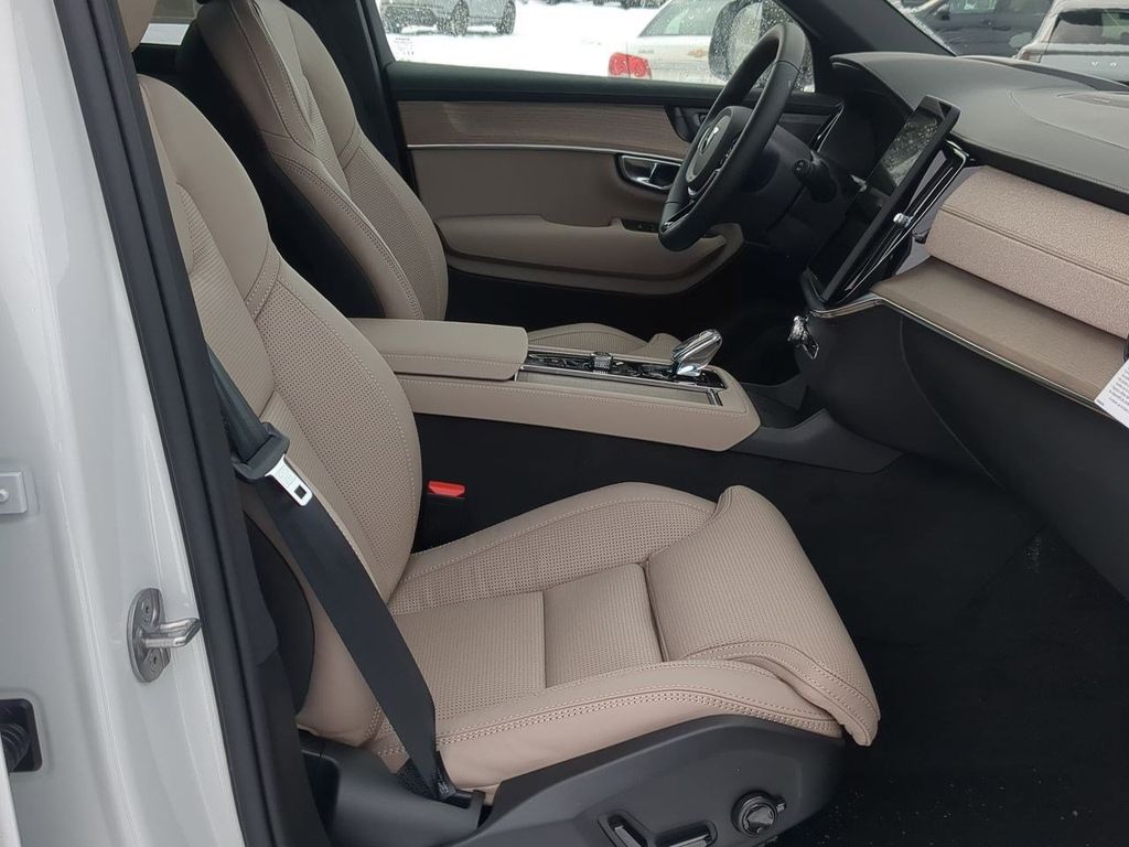 Thumbnail: 2026 Volvo XC90 - 11