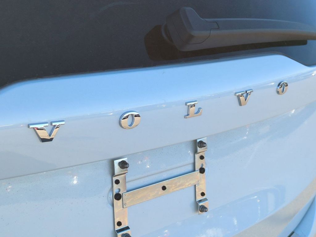 Thumbnail: 2026 Volvo XC90 - 16