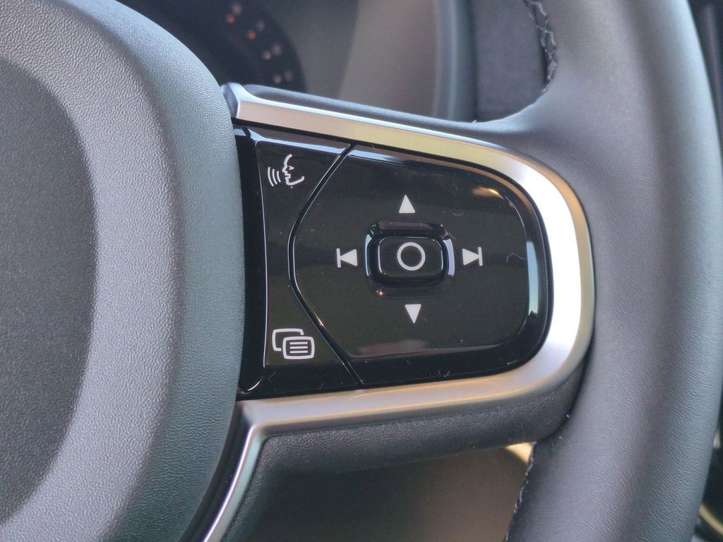 Thumbnail: 2026 Volvo XC90 - 22
