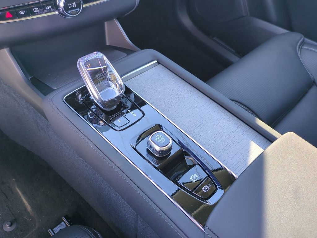 Thumbnail: 2026 Volvo XC90 - 11