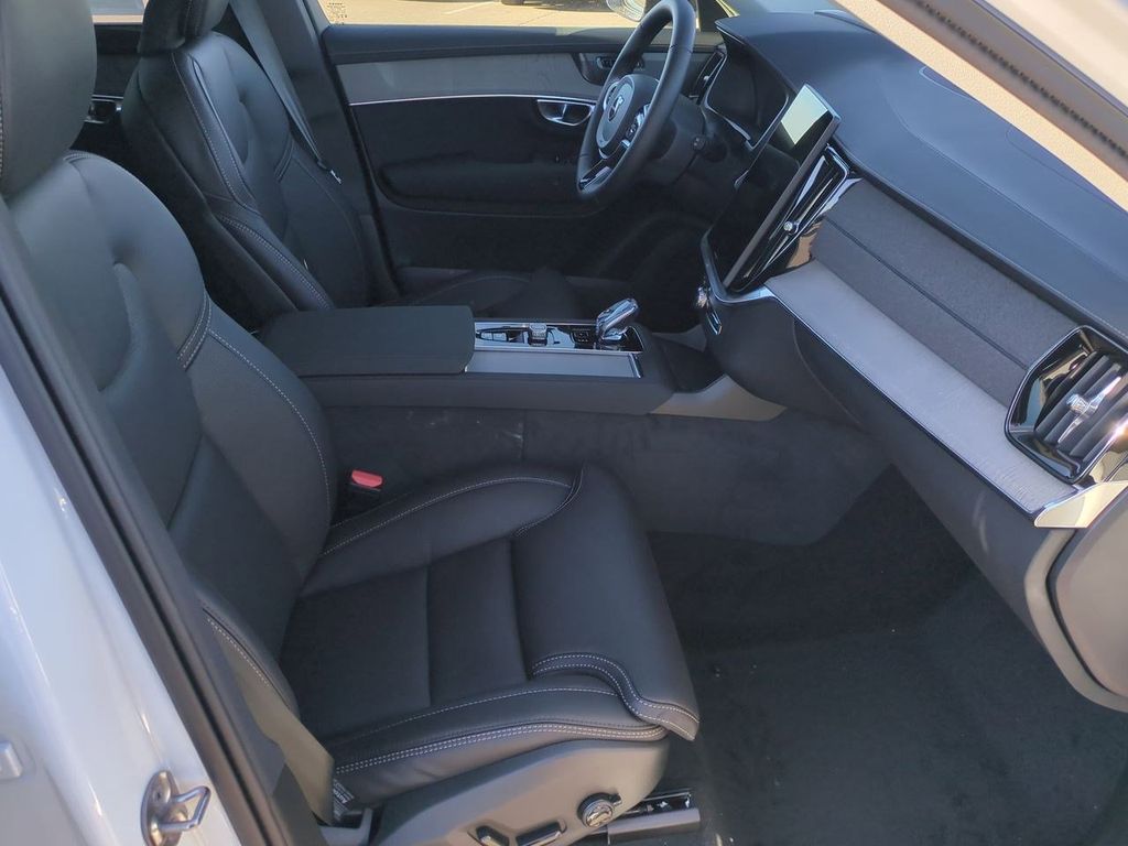 Thumbnail: 2026 Volvo XC90 - 20
