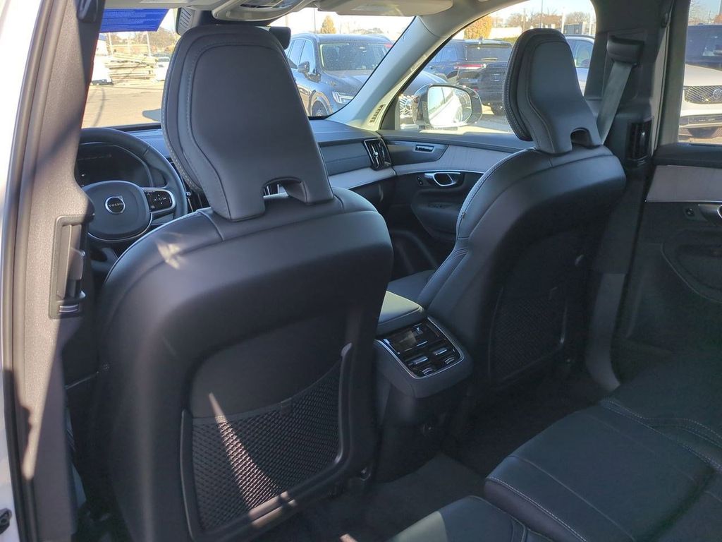 Thumbnail: 2026 Volvo XC90 - 7