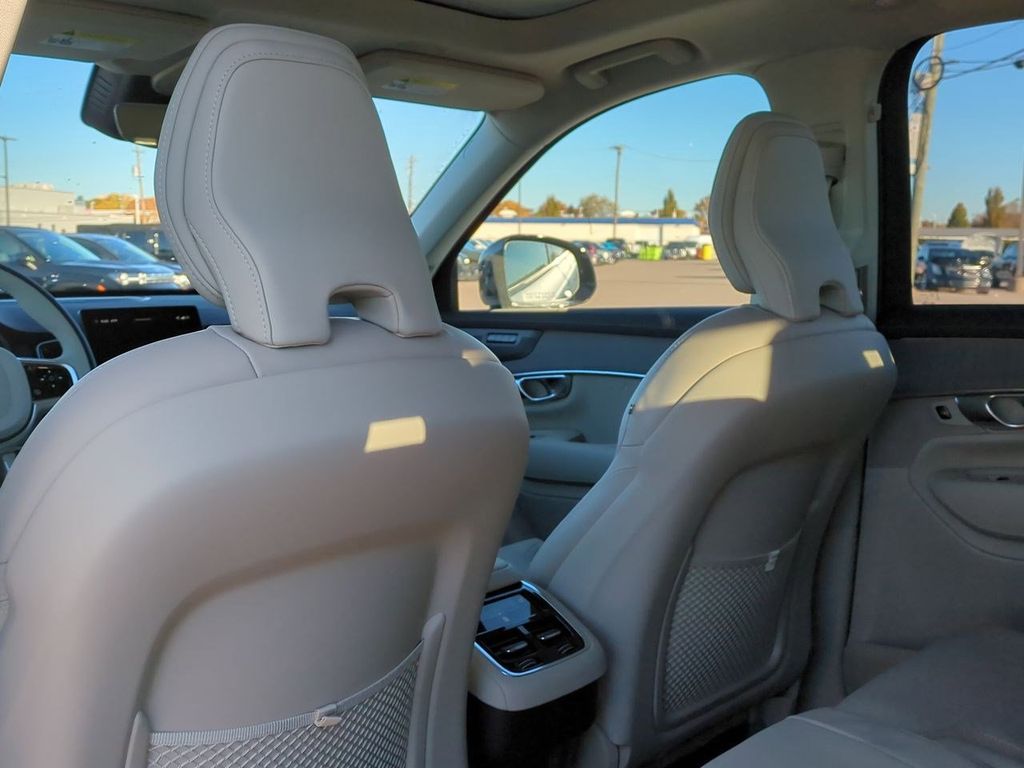 Thumbnail: 2026 Volvo XC90 - 11