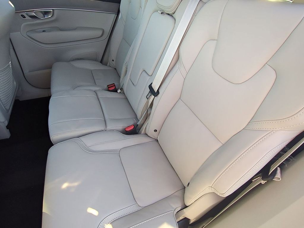 Thumbnail: 2026 Volvo XC90 - 12