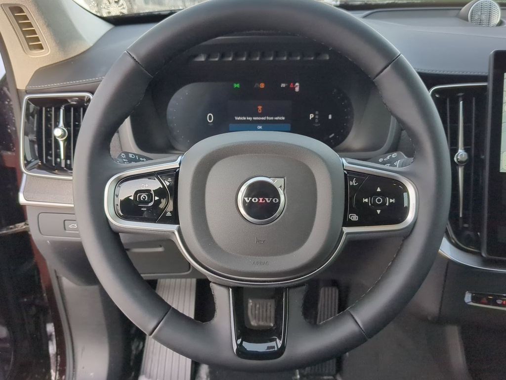 Thumbnail: 2026 Volvo XC90 - 10