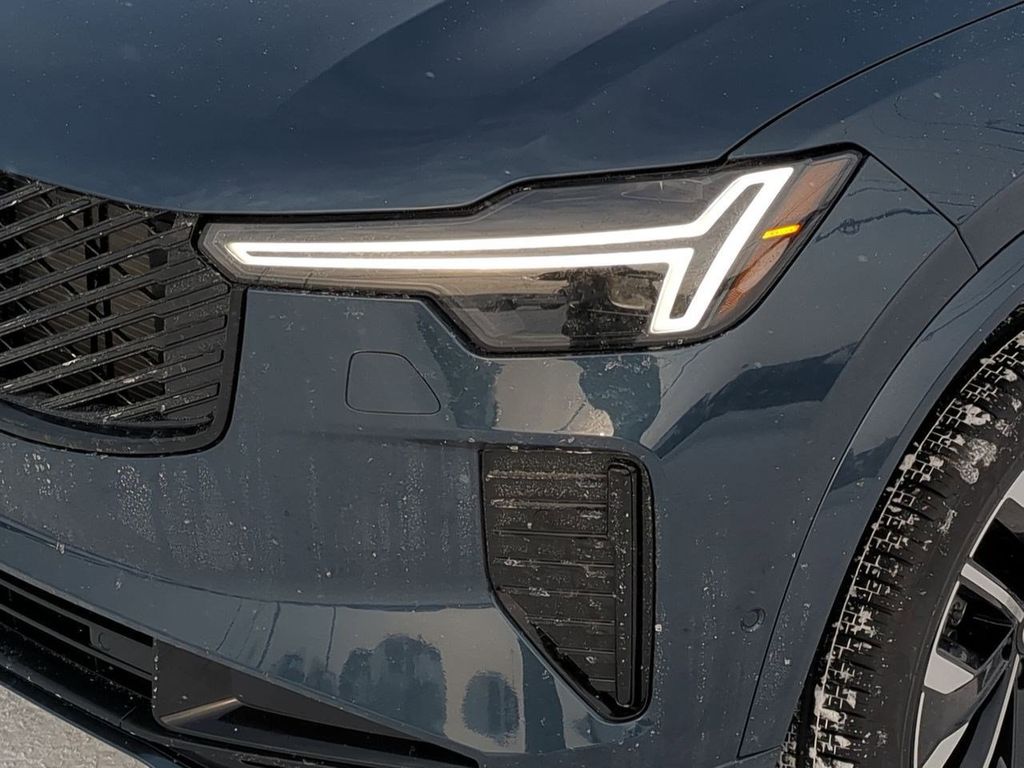 Thumbnail: 2026 Volvo XC90 - 15