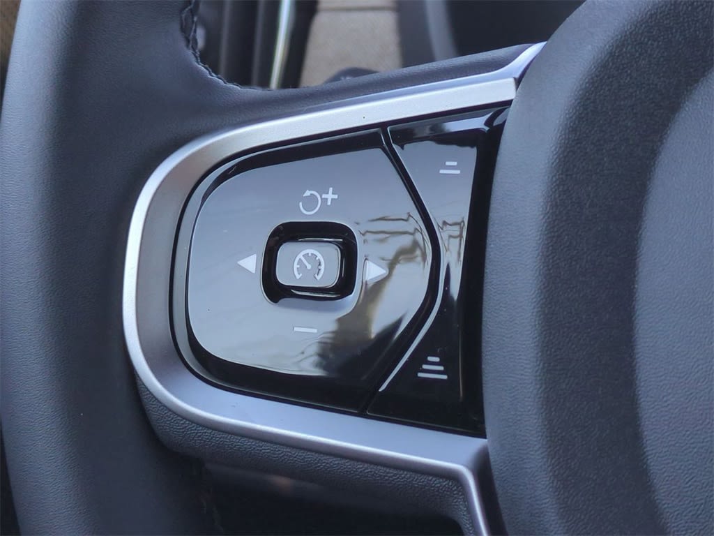 Thumbnail: 2026 Volvo XC90 - 28