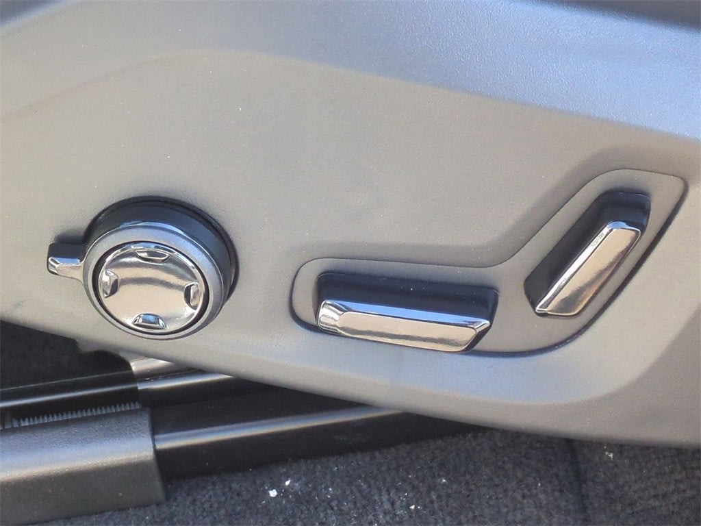 Thumbnail: 2026 Volvo XC90 - 23