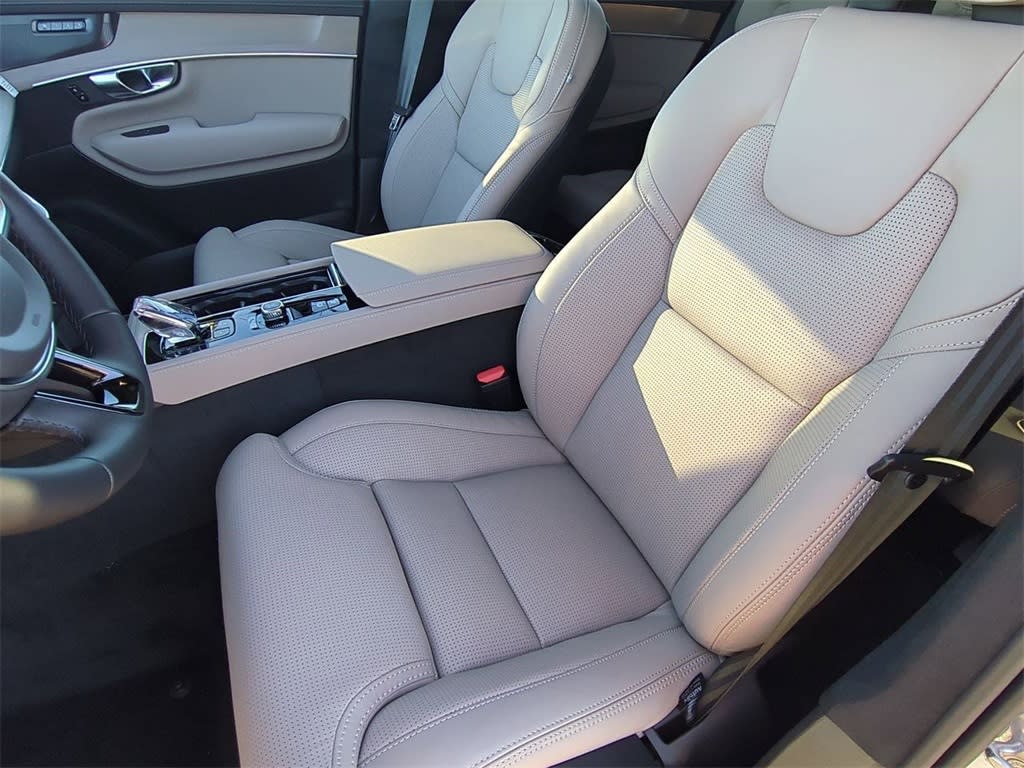 Thumbnail: 2026 Volvo XC90 - 10