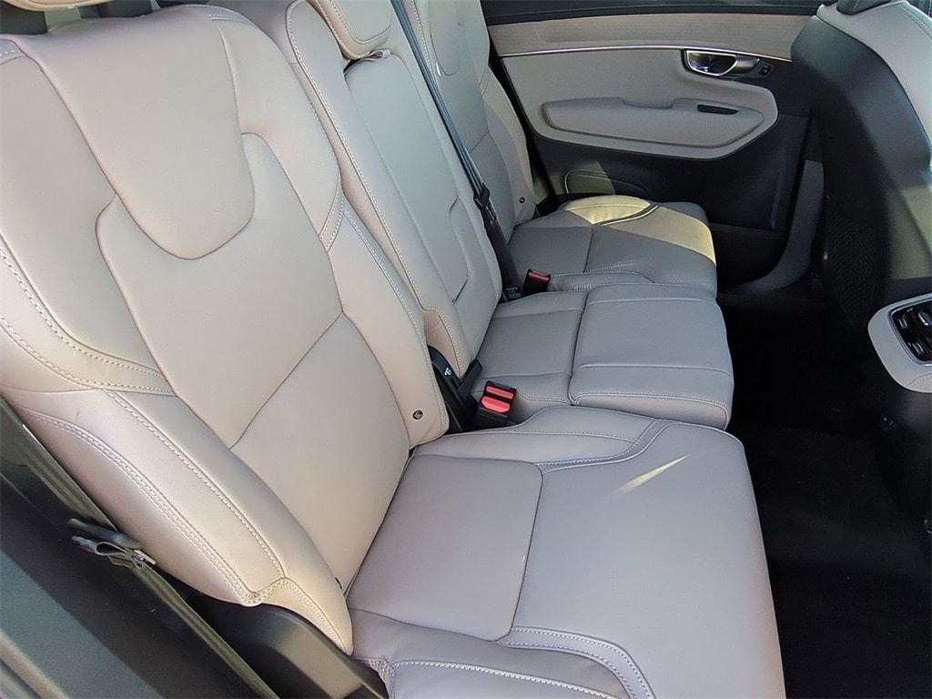 Thumbnail: 2026 Volvo XC90 - 25