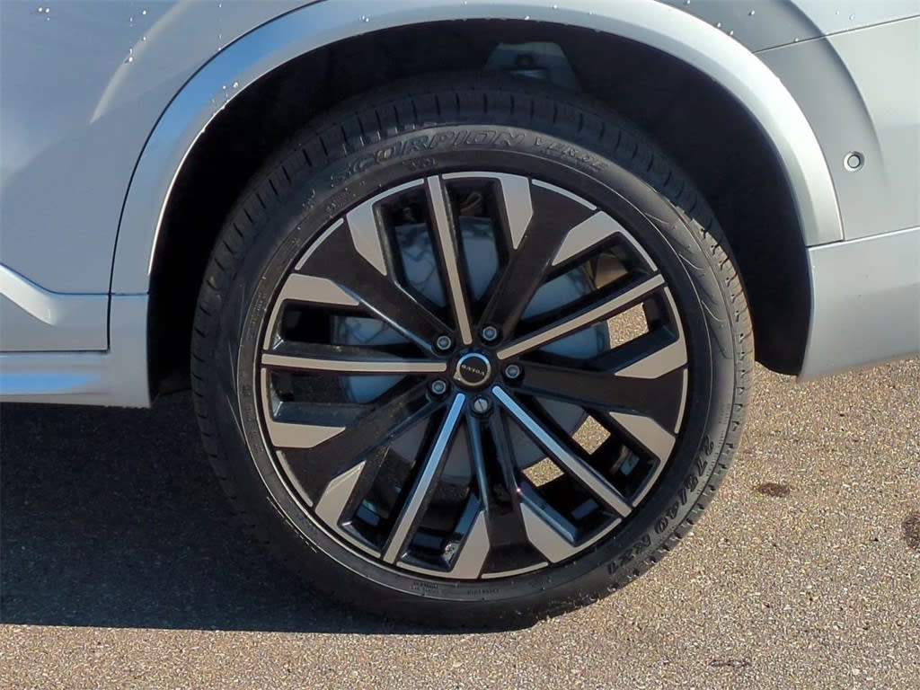 Thumbnail: 2026 Volvo XC90 - 8