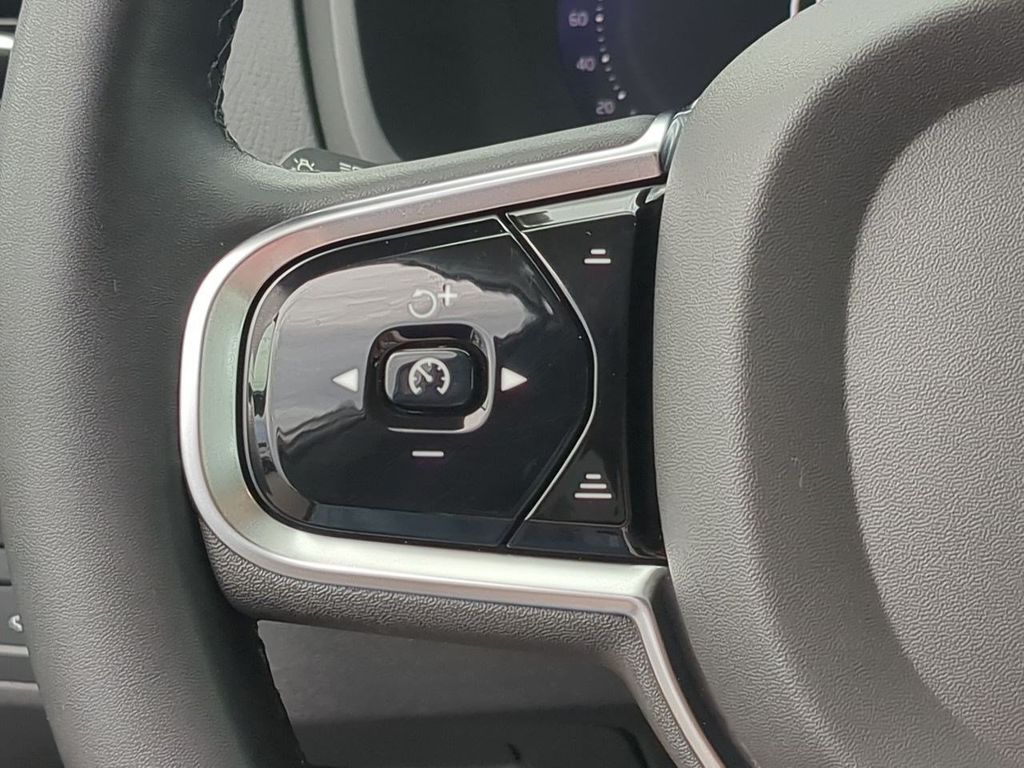 Thumbnail: 2023 Volvo XC90 - 27