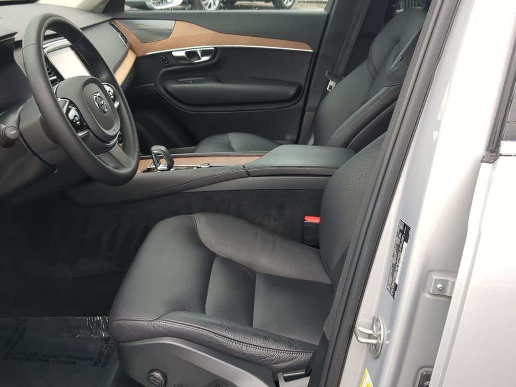 Thumbnail: 2023 Volvo XC90 - 10