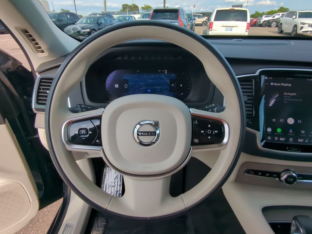 Thumbnail: 2023 Volvo XC90 - 13