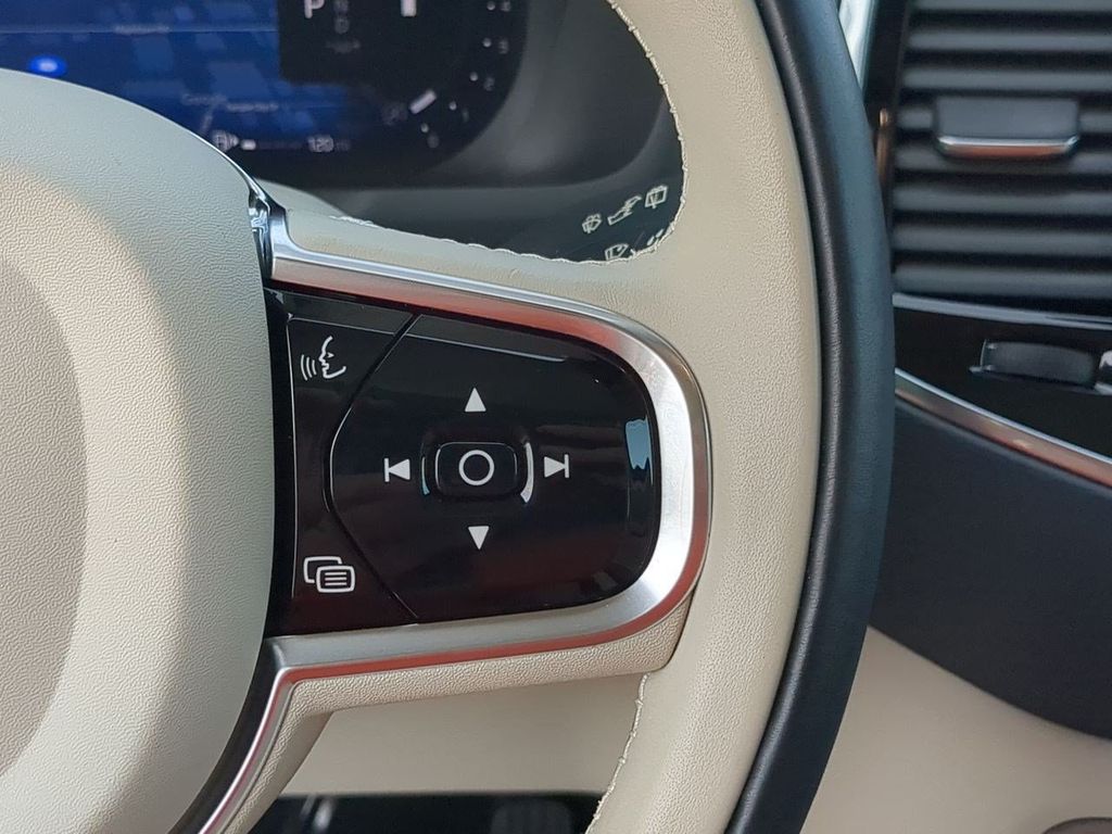 Thumbnail: 2023 Volvo XC90 - 27