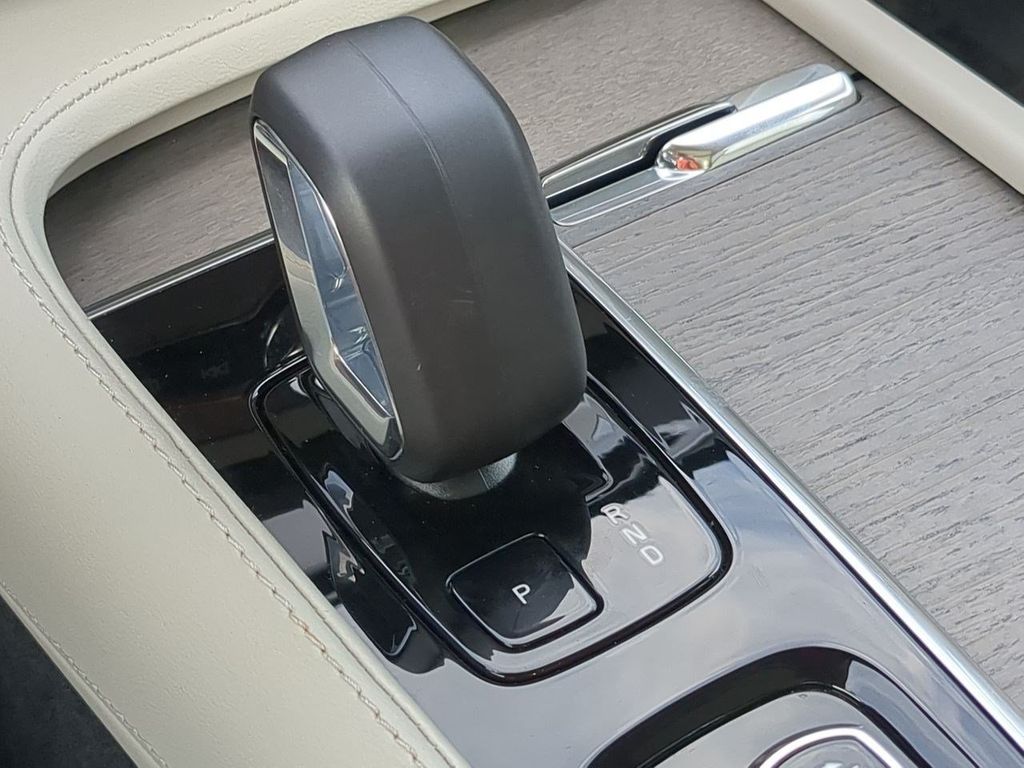 Thumbnail: 2023 Volvo XC90 - 15