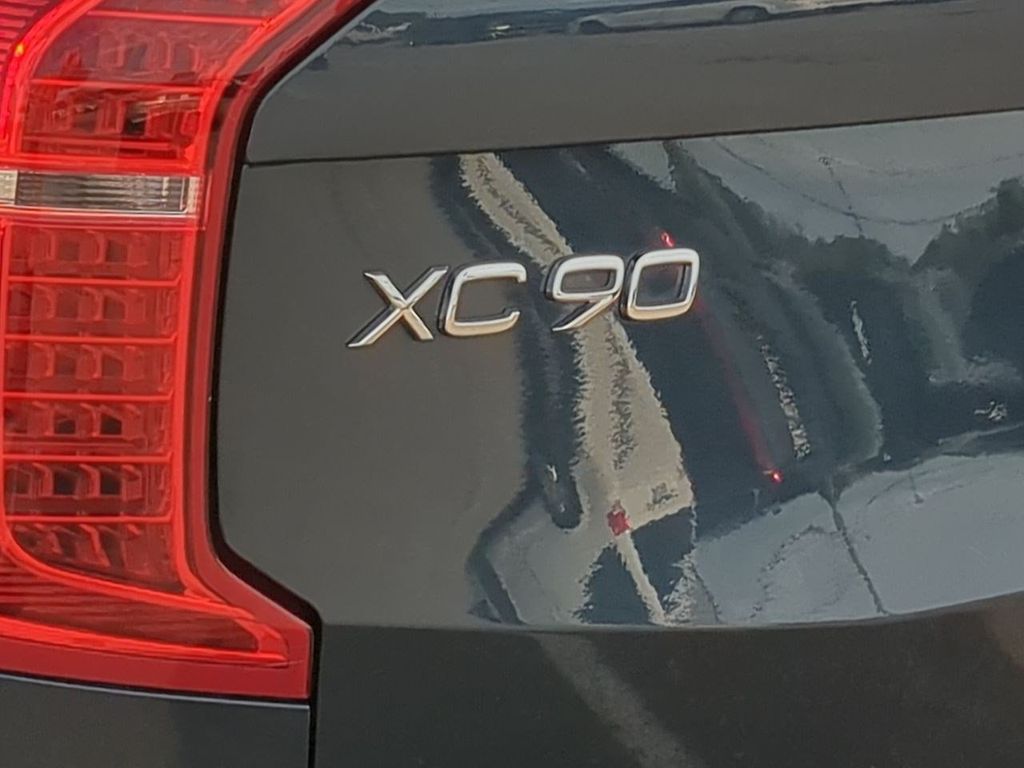 Thumbnail: 2023 Volvo XC90 - 23