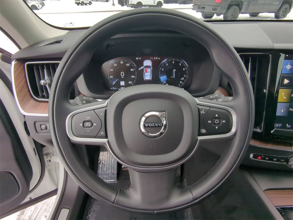 Thumbnail: 2021 Volvo XC60 - 13