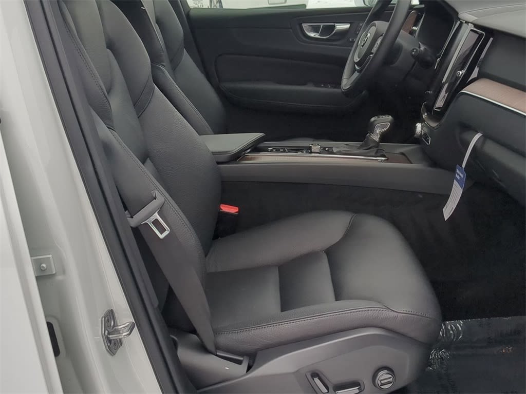 Thumbnail: 2021 Volvo XC60 - 11