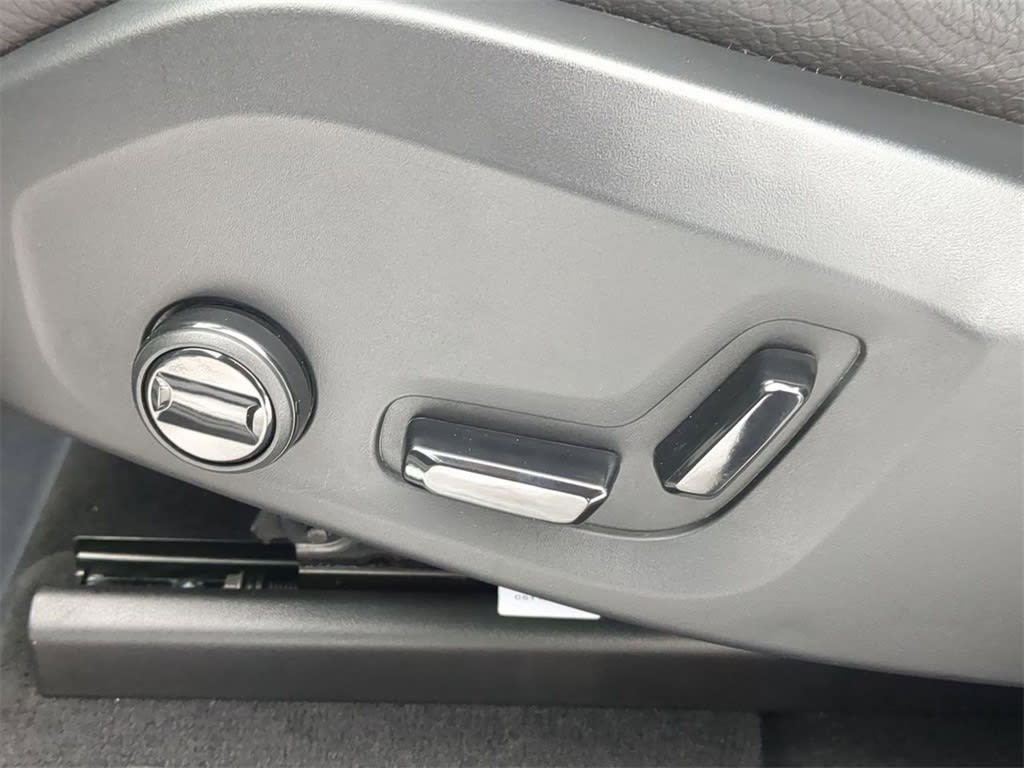 Thumbnail: 2021 Volvo XC60 - 24