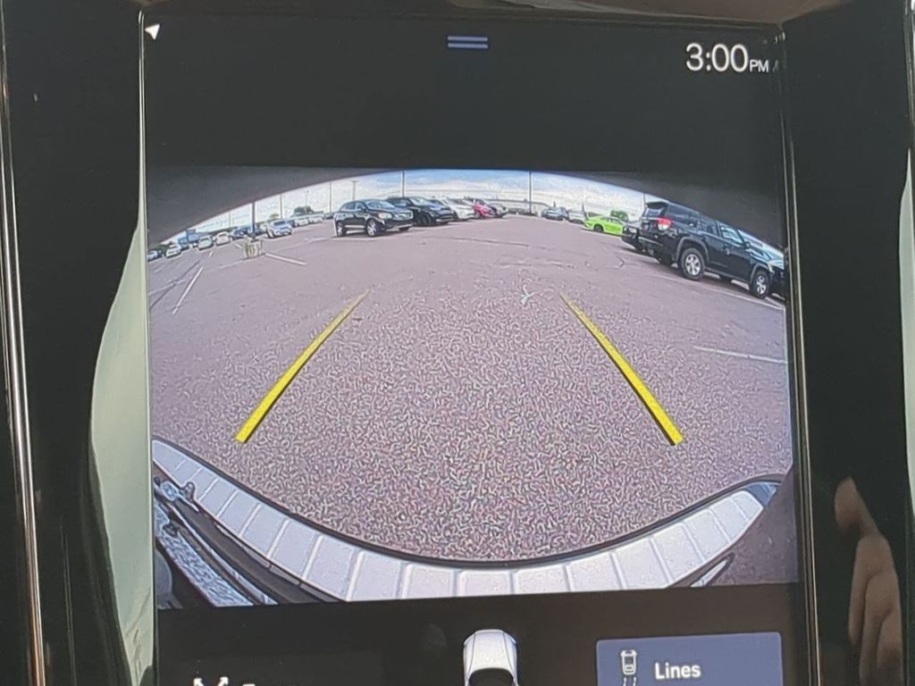 Thumbnail: 2020 Volvo V60 - 31