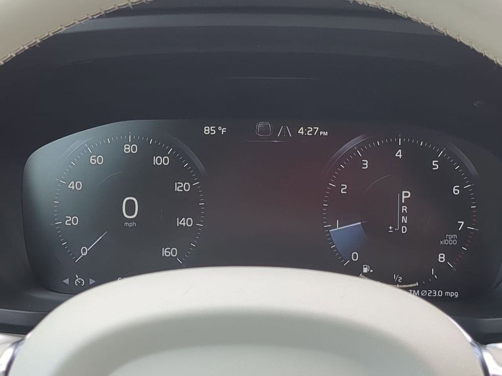 Thumbnail: 2020 Volvo V60 - 31