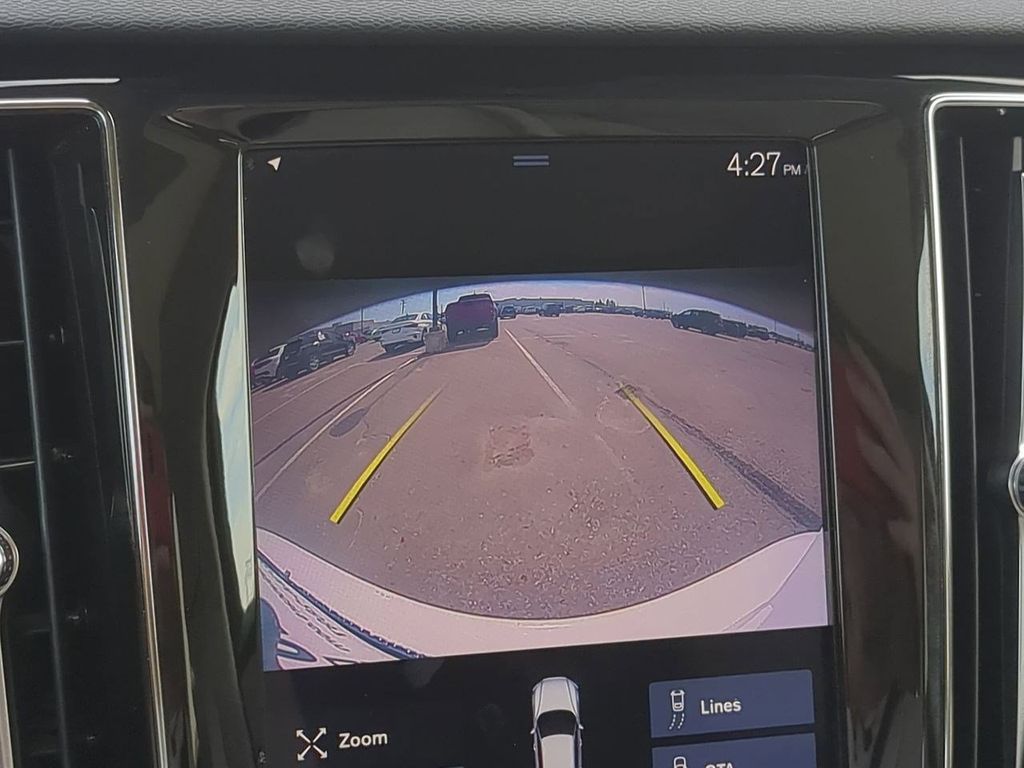 Thumbnail: 2020 Volvo V60 - 30