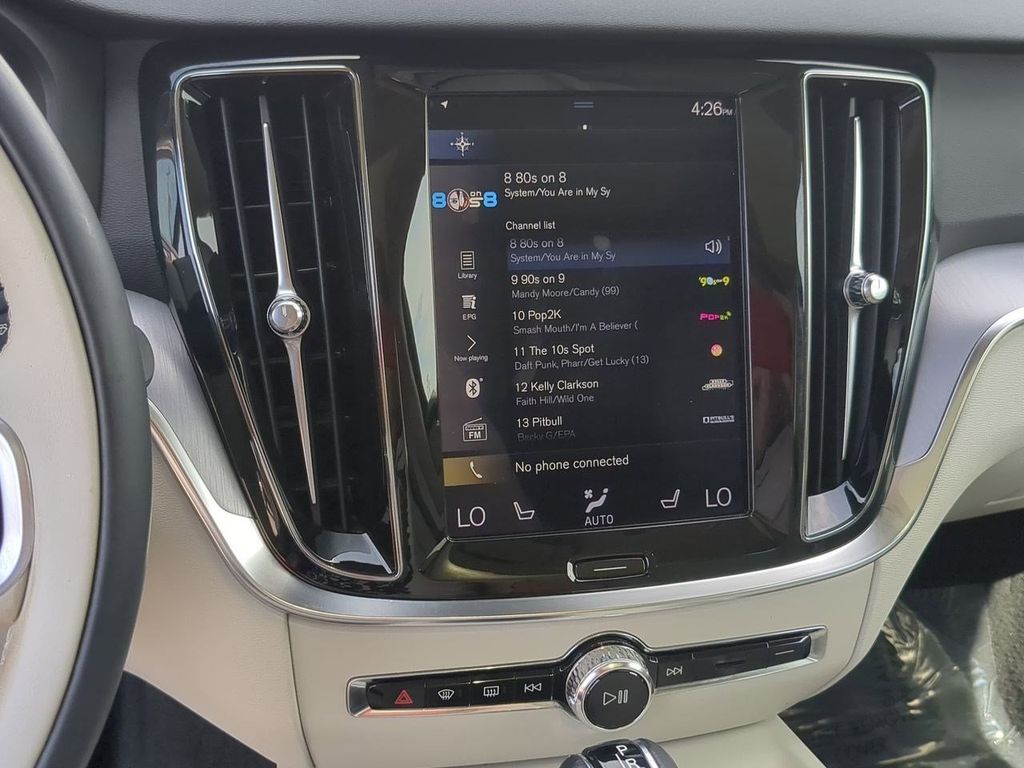 Thumbnail: 2020 Volvo V60 - 14