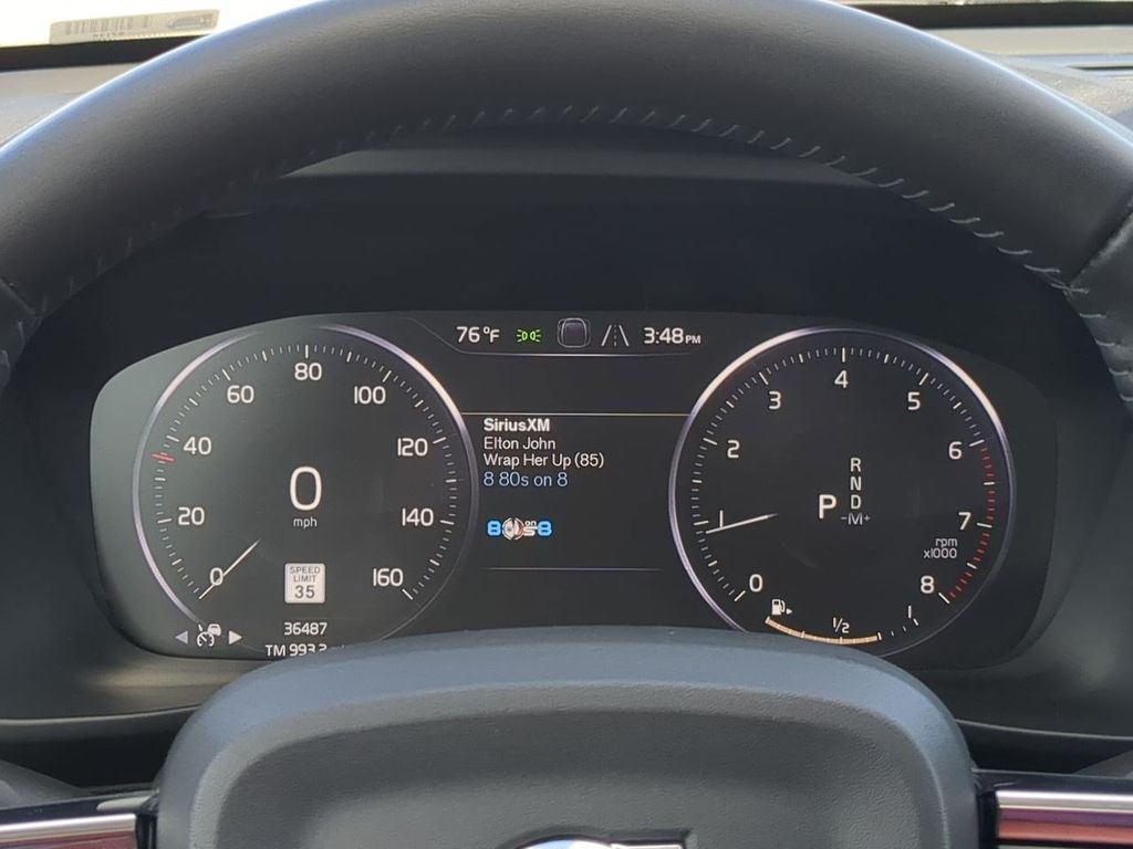 Thumbnail: 2020 Volvo XC40 - 16