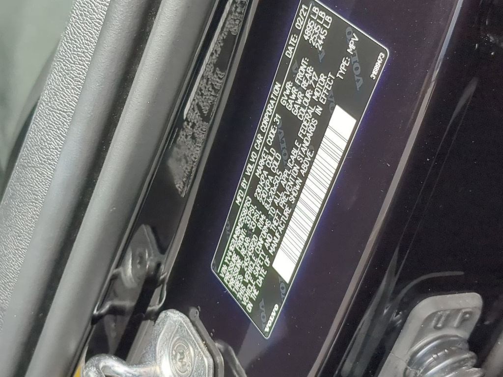 Thumbnail: 2021 Volvo XC40 - 35