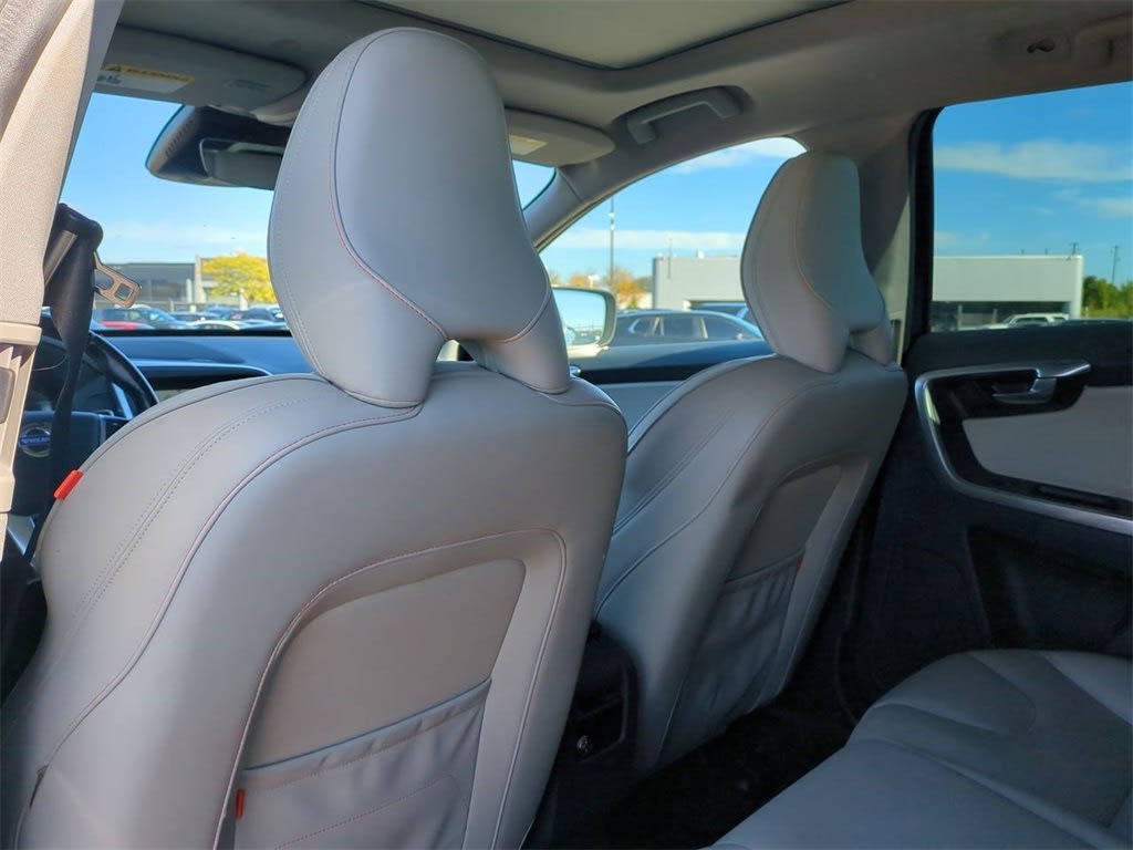 Thumbnail: 2015 Volvo XC60 - 10