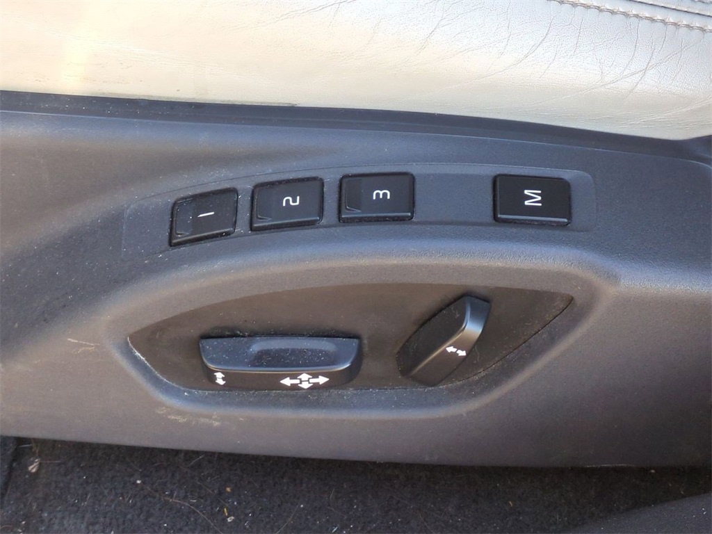 Thumbnail: 2015 Volvo XC60 - 22