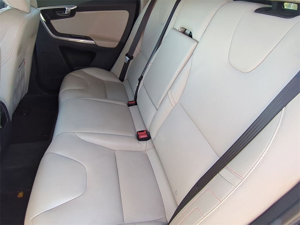 Thumbnail: 2015 Volvo XC60 - 24