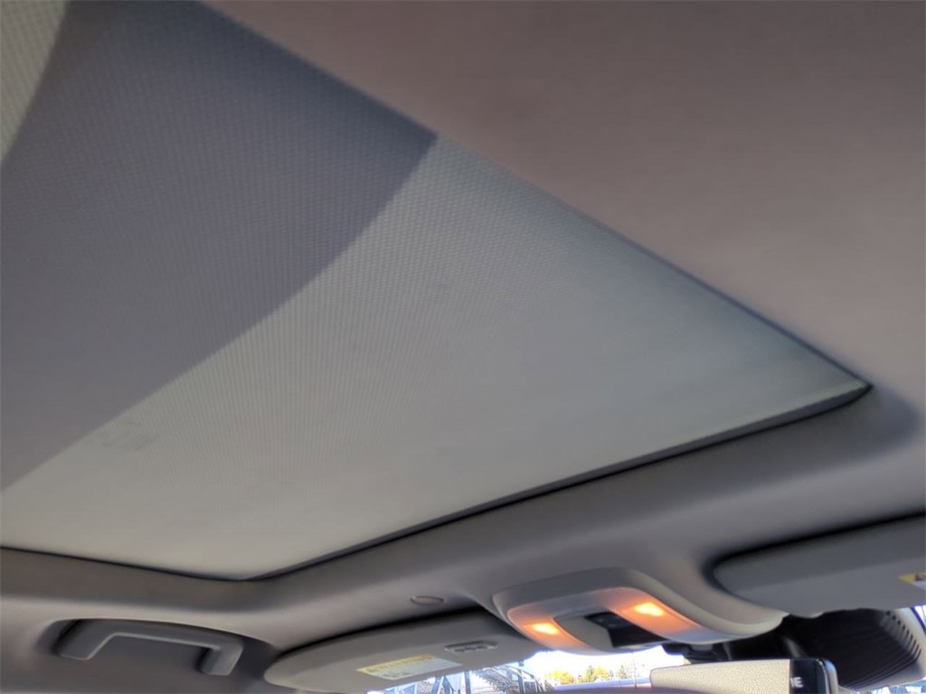 Thumbnail: 2015 Volvo XC60 - 26