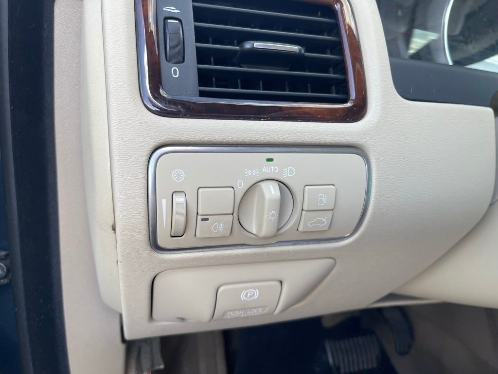Thumbnail: 2014 Volvo XC70 - 28